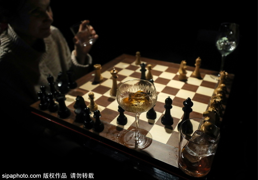 世界國際象棋俱樂部莫斯科開幕 市民享受悠閑益智運動